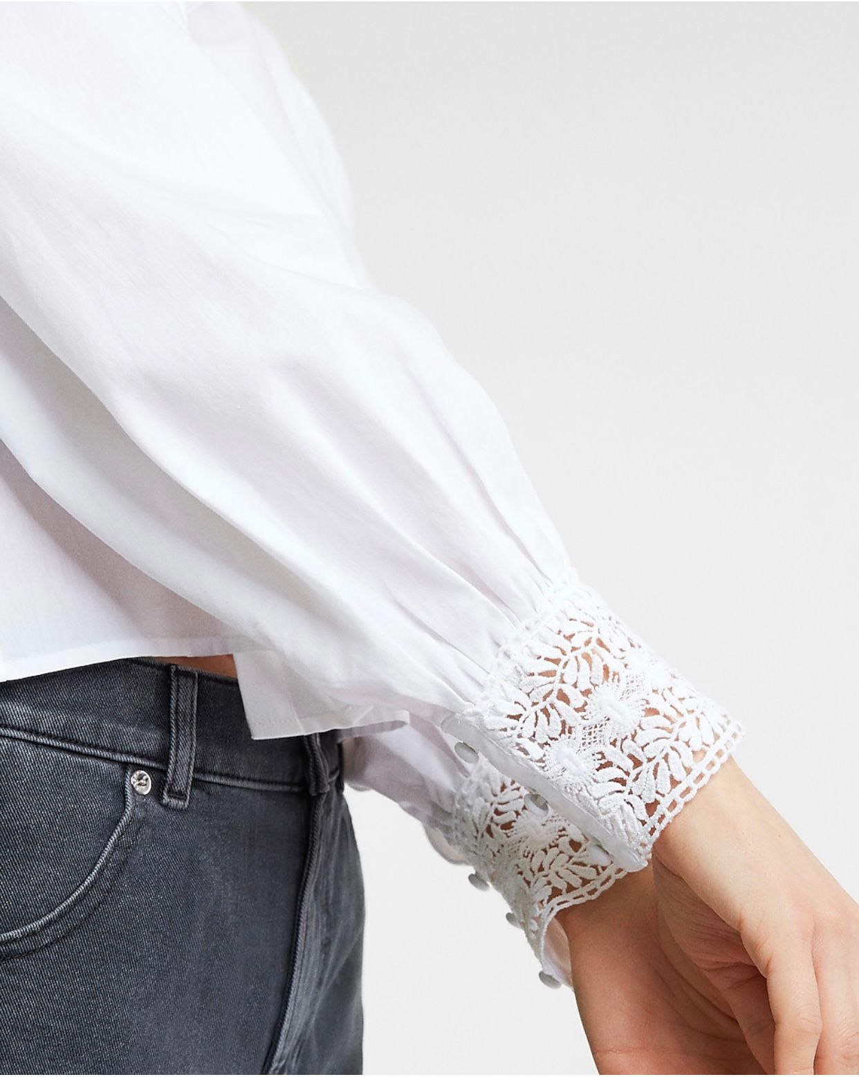 Lace Cuff Balloon Sleeve Shirt